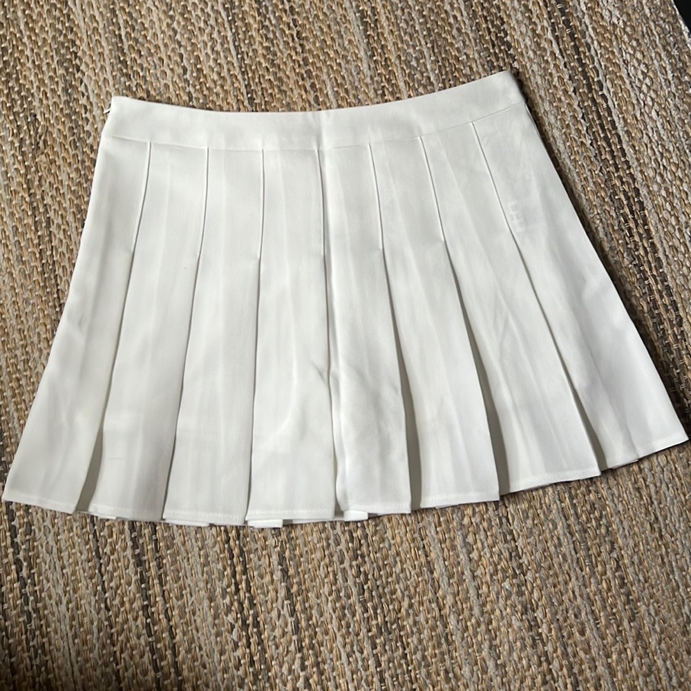 WHITE TENNIS SKIRT
